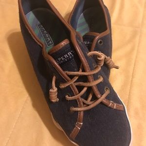 Navy Sperry kicks! 9.5
